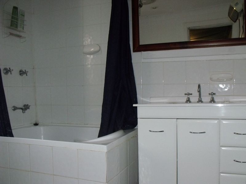 26 Robinson Street, Woodstock NSW 2793