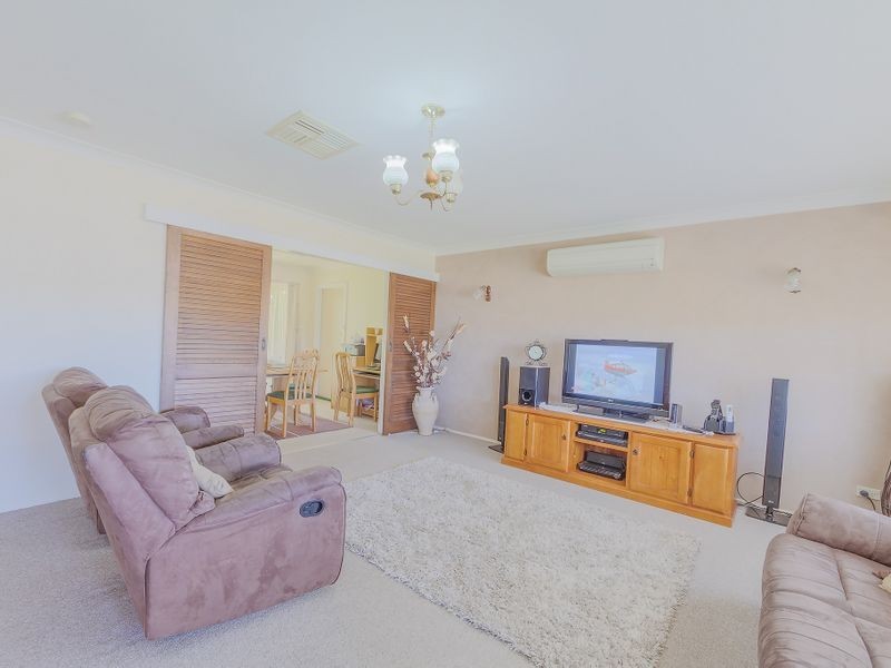 14 Comerford Street, Cowra NSW 2794
