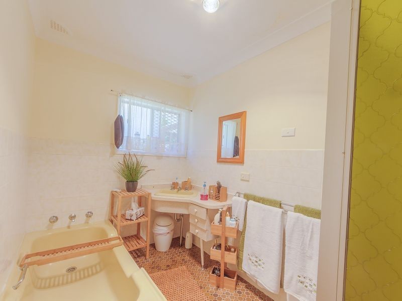 14 Comerford Street, Cowra NSW 2794