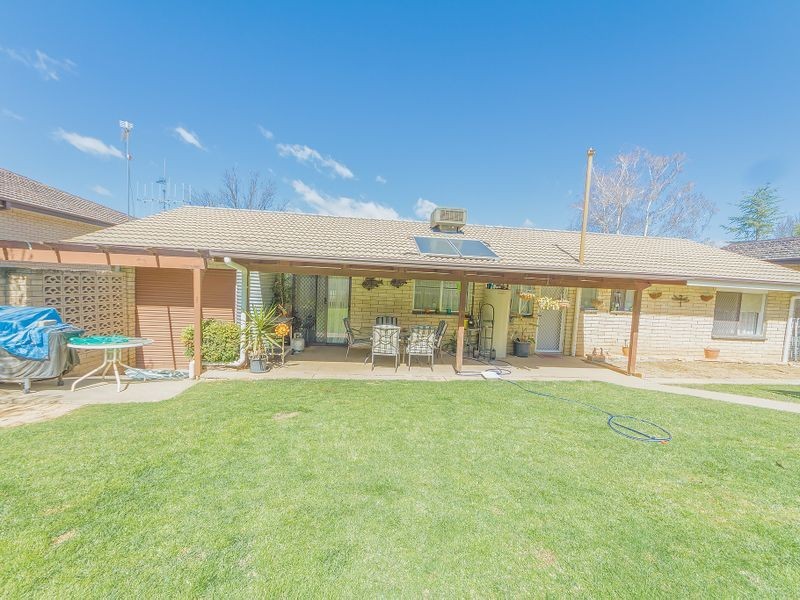 14 Comerford Street, Cowra NSW 2794