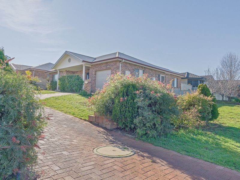 25 Acacia Circle, Cowra NSW 2794
