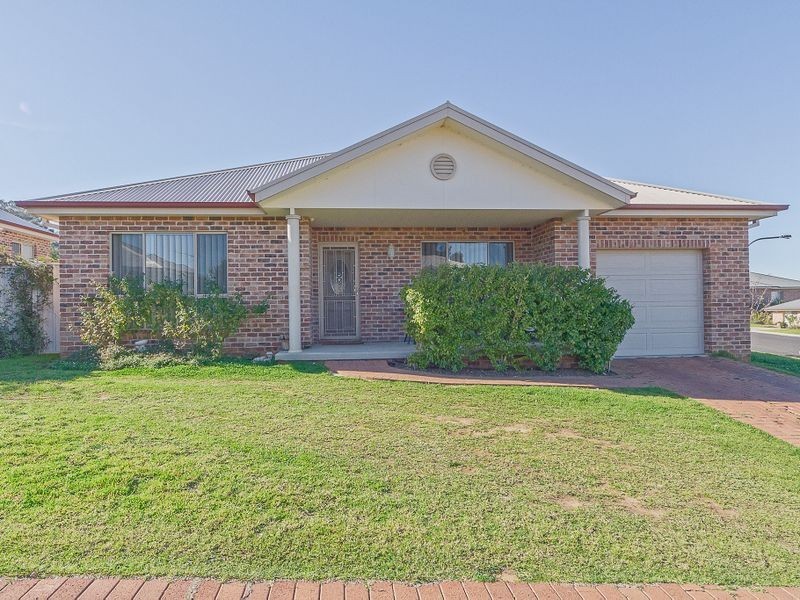25 Acacia Circle, Cowra NSW 2794