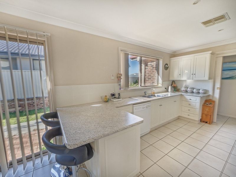 25 Acacia Circle, Cowra NSW 2794