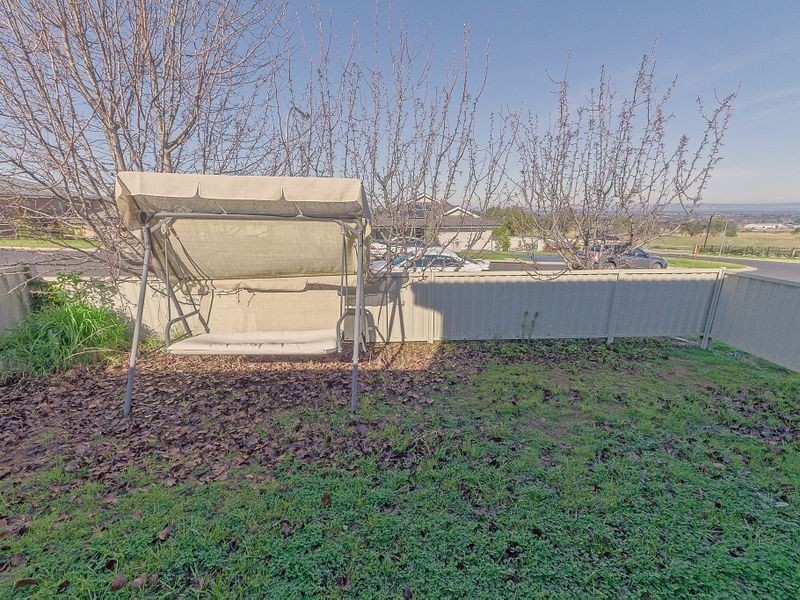 25 Acacia Circle, Cowra NSW 2794