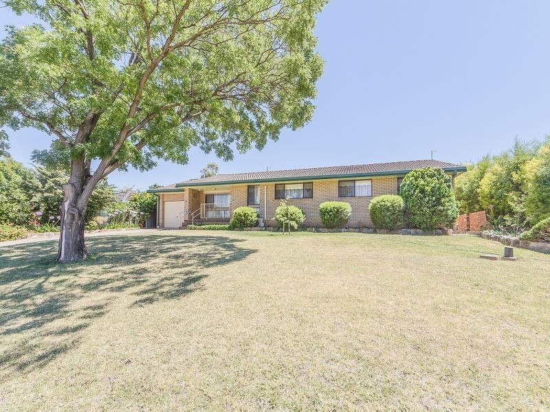15 Taronga Drive, Cowra NSW 2794
