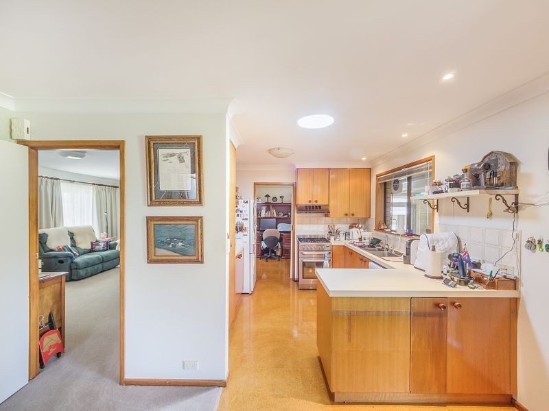 15 Taronga Drive, Cowra NSW 2794