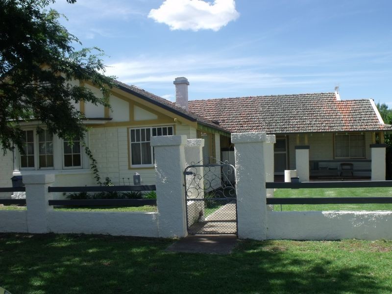 2/28 Argoon Street, Cowra NSW 2794