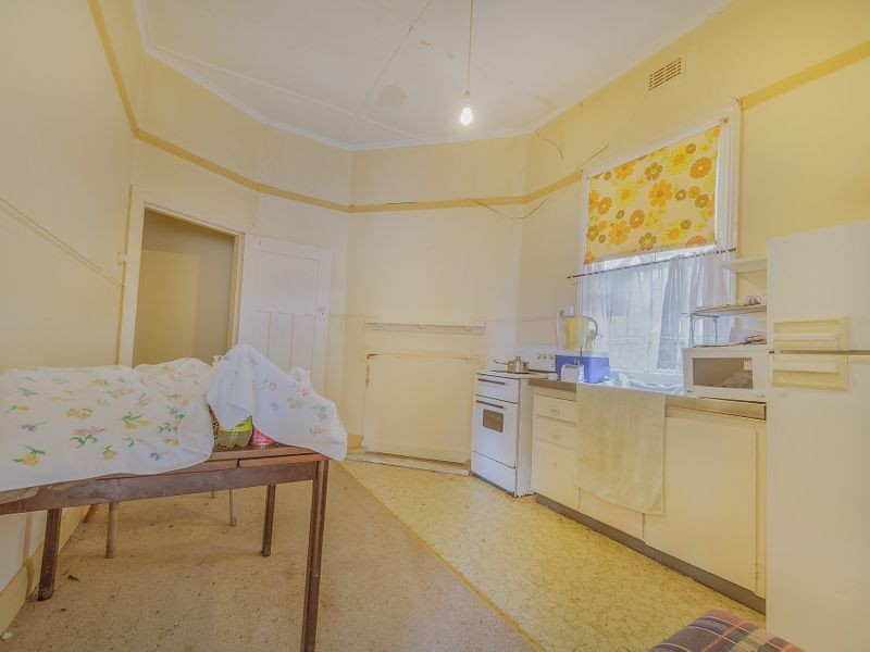 28 Argoon Street, Cowra NSW 2794