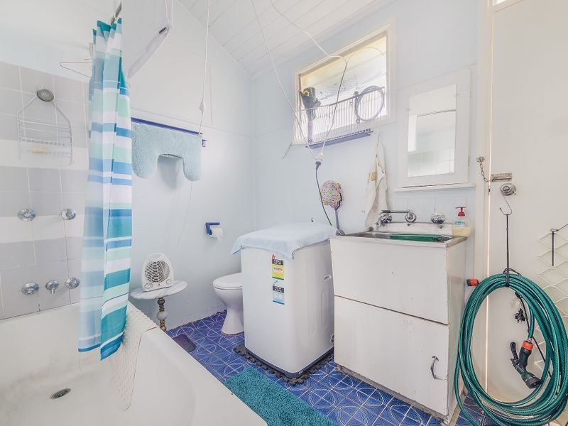 28 Argoon Street, Cowra NSW 2794