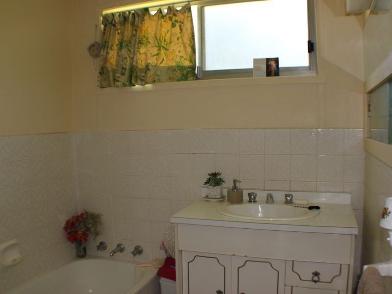 64 Lynch Street, Cowra NSW 2794