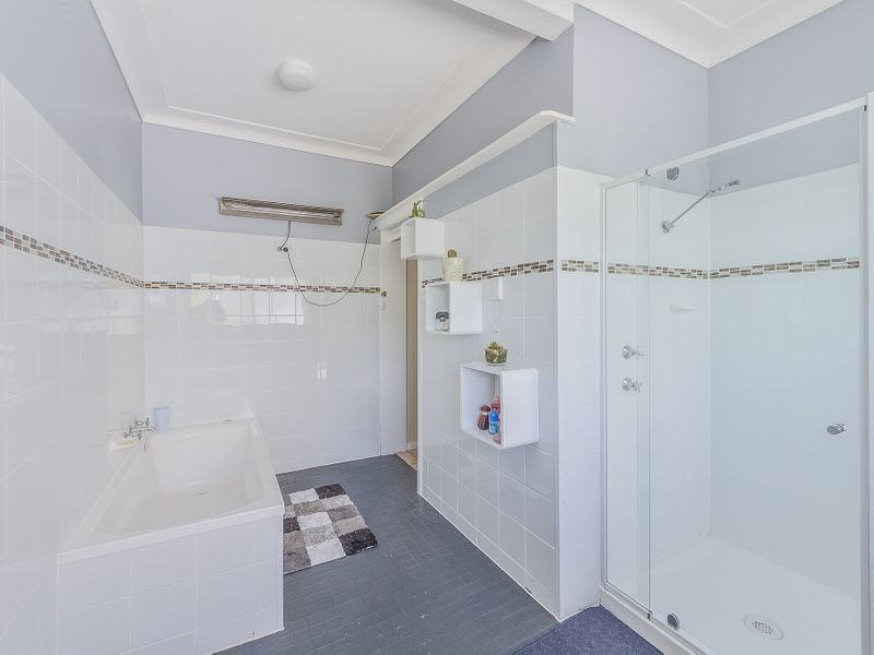 13 Lyall Street, Cowra NSW 2794