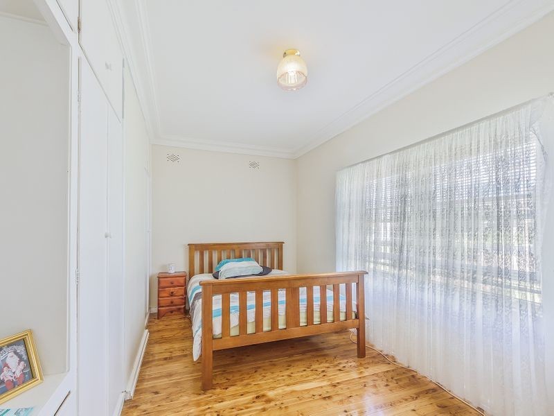 13 Lyall Street, Cowra NSW 2794