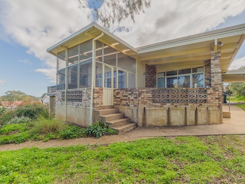 7 Keswick Street, Cowra NSW 2794