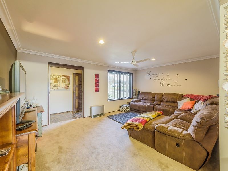 11 Lyall Street, Cowra NSW 2794