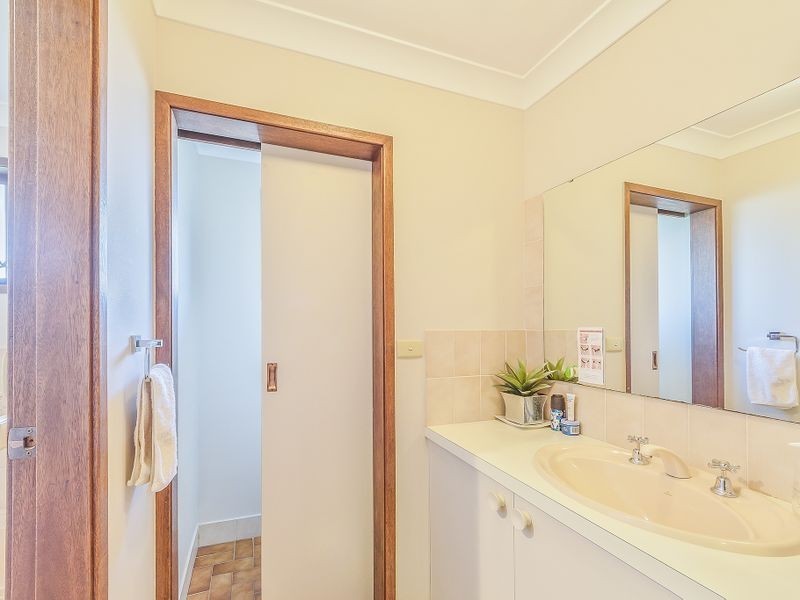 11 Lyall Street, Cowra NSW 2794