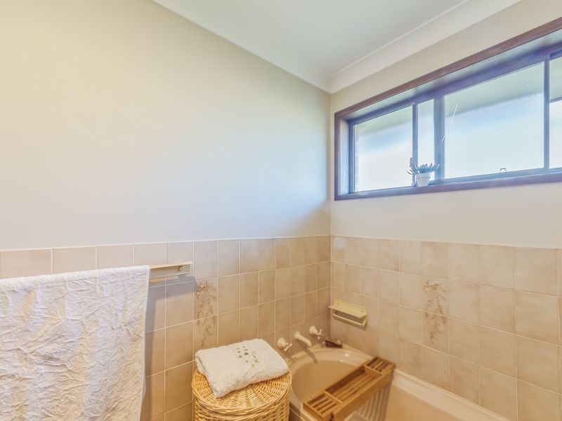 11 Lyall Street, Cowra NSW 2794