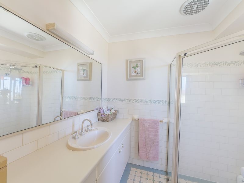 6 Casuarina Close, Cowra NSW 2794