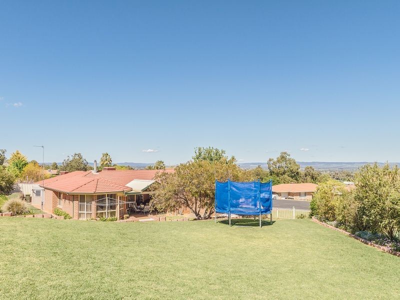 6 Casuarina Close, Cowra NSW 2794