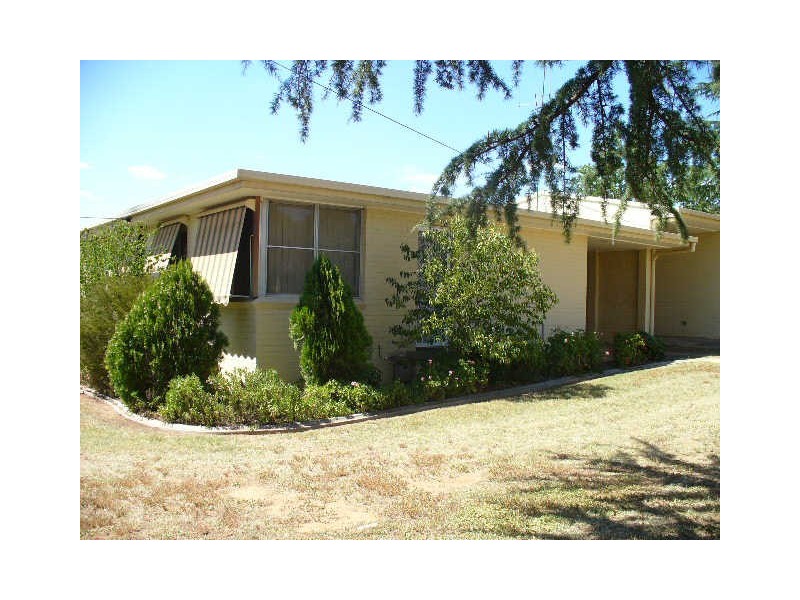 3/8 Pitt Street, Cowra NSW 2794