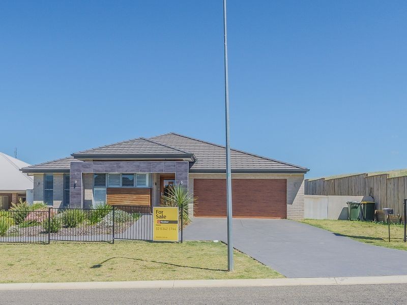 4 Vineyard Drive, Cowra NSW 2794