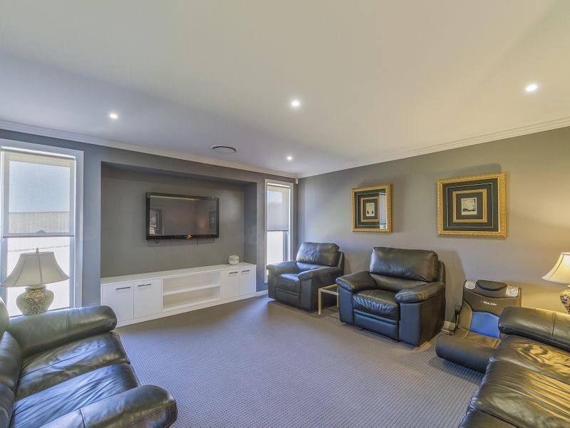 4 Vineyard Drive, Cowra NSW 2794