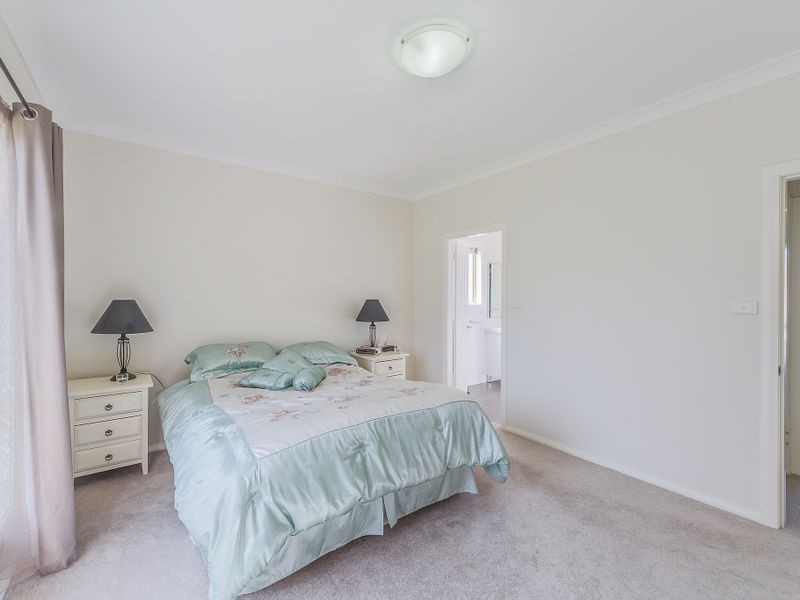 44 London Drive, Cowra NSW 2794