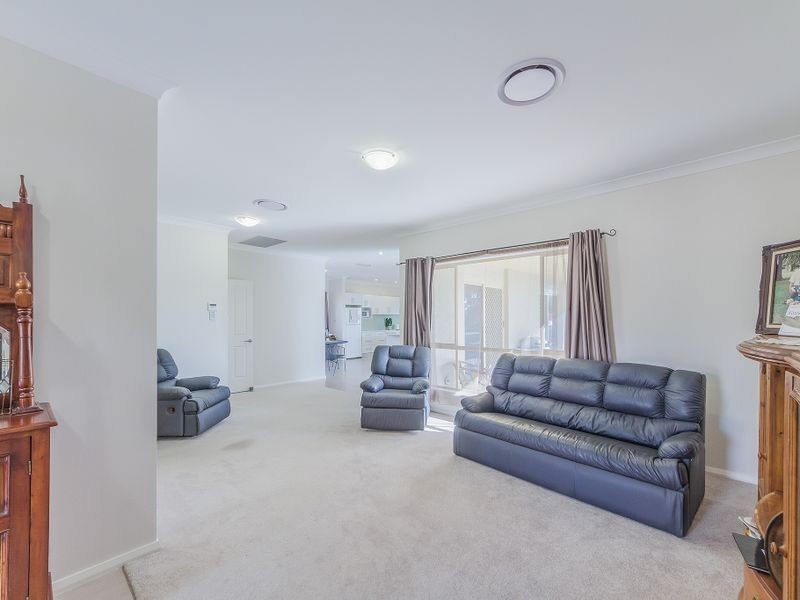 44 London Drive, Cowra NSW 2794