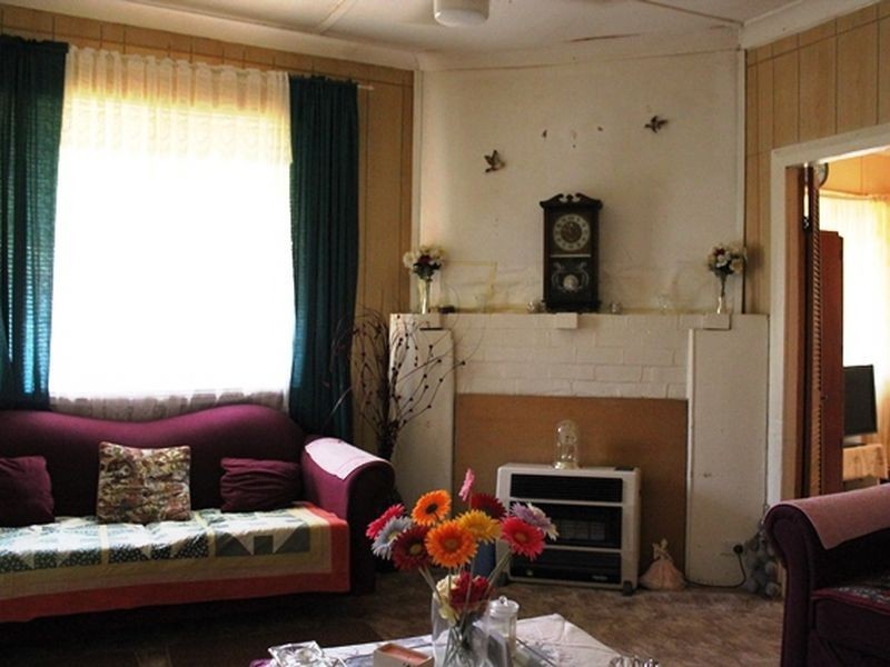 61 Waugoola Street  (Woodstock via ), Cowra NSW 2794