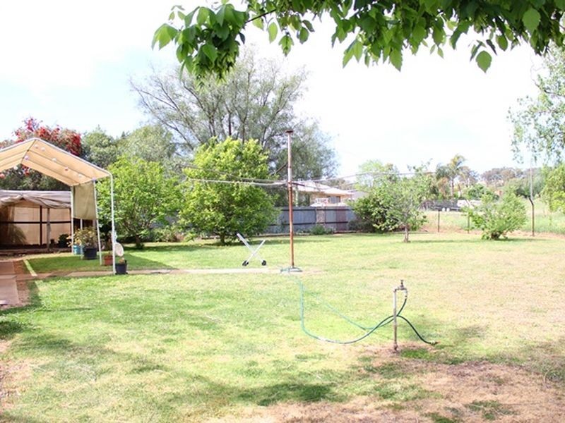 61 Waugoola Street  (Woodstock via ), Cowra NSW 2794
