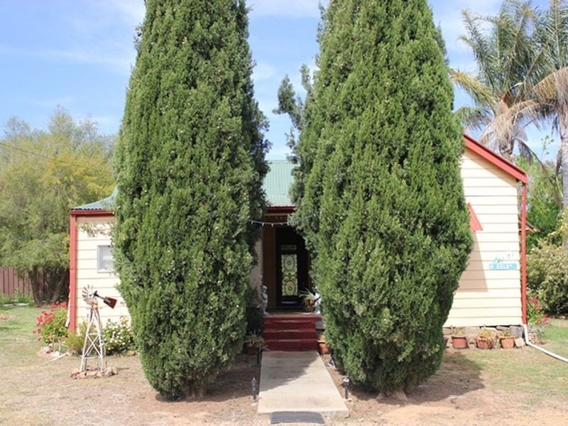 61 Waugoola Street  (Woodstock via ), Cowra NSW 2794