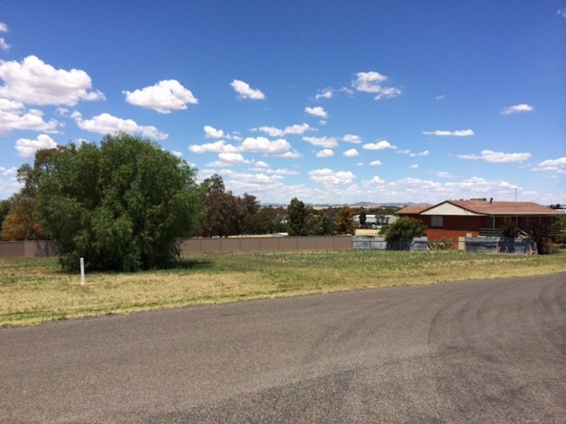 64-66 Hartley Street, Cowra NSW 2794