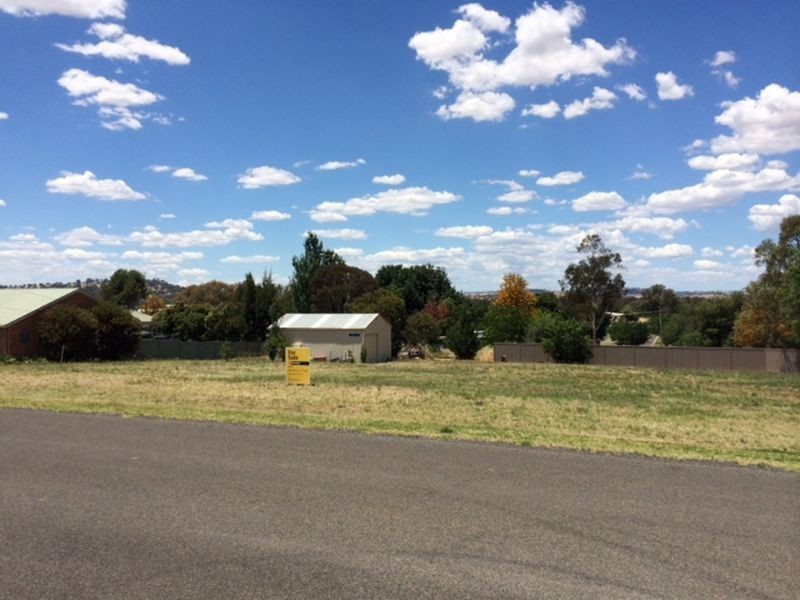 64-66 Hartley Street, Cowra NSW 2794
