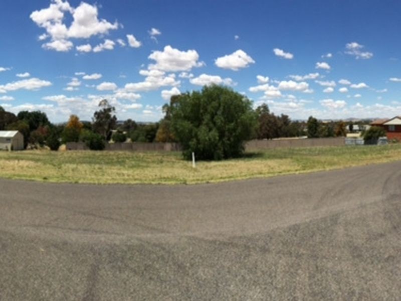 64-66 Hartley Street, Cowra NSW 2794