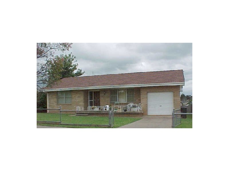 15 Baronga Street, Cowra NSW 2794