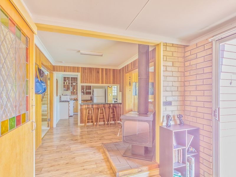 6 Allambie Place, Cowra NSW 2794