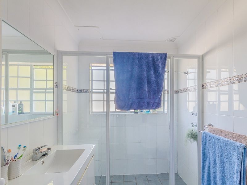 6 Allambie Place, Cowra NSW 2794