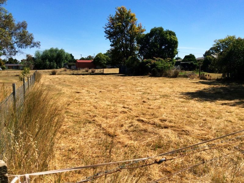 90 Grenfell Road, Cowra NSW 2794