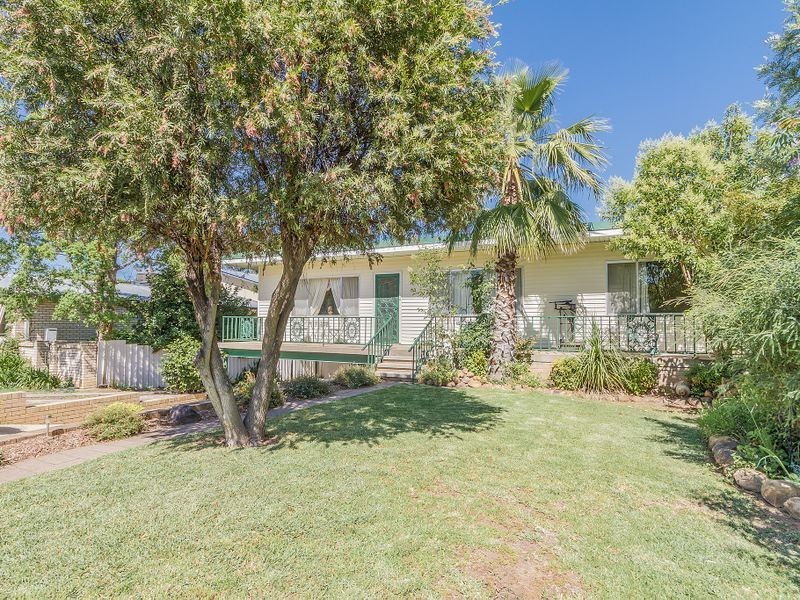 20 Berowra Street, Cowra NSW 2794