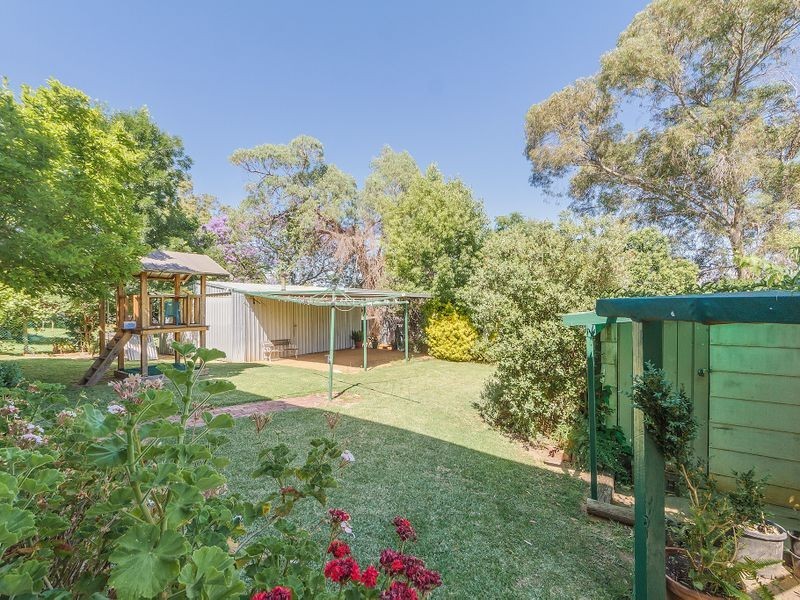 20 Berowra Street, Cowra NSW 2794