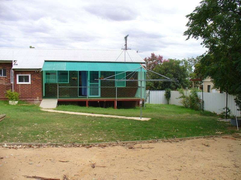 34 Courallie Street, Cowra NSW 2794