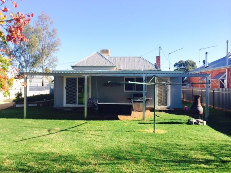 14 Shelley Street, Cowra NSW 2794