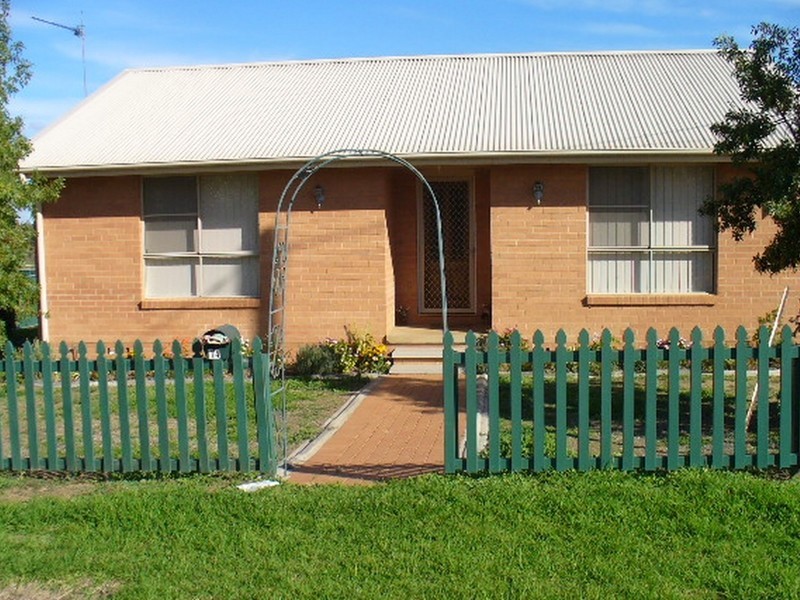 14 Taragala Street, Cowra NSW 2794
