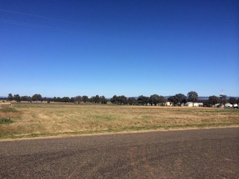 30 Calare Street, Cowra NSW 2794