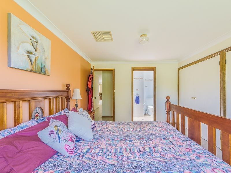 22 Hanna Street, Cowra NSW 2794