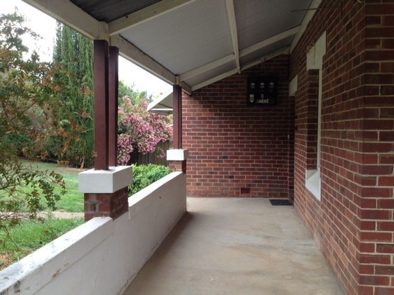 60 Macquarie Street, Cowra NSW 2794