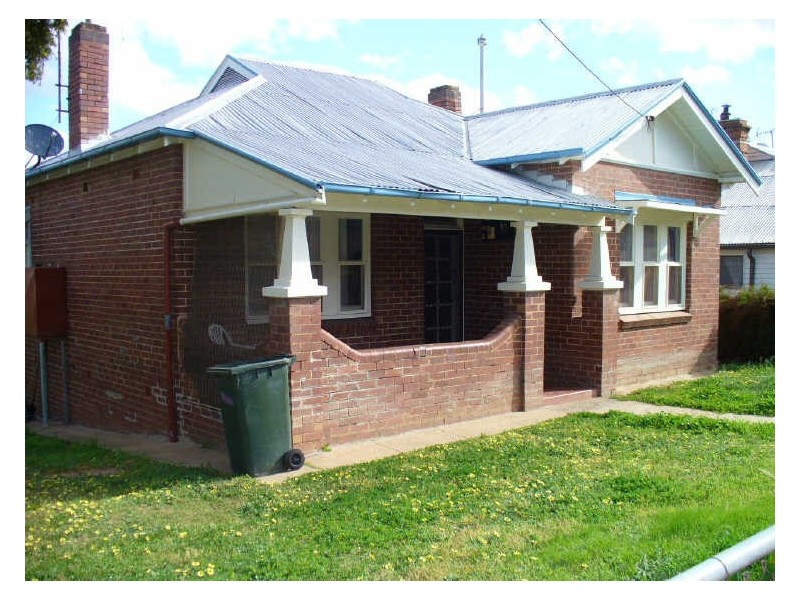 21 Bartlett Avenue, Cowra NSW 2794