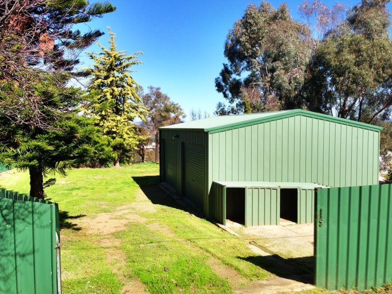 1-5 Bennelong Place, Cowra NSW 2794