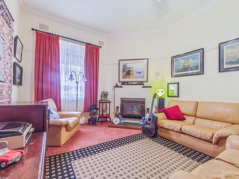53 Darling Avenue, Cowra NSW 2794