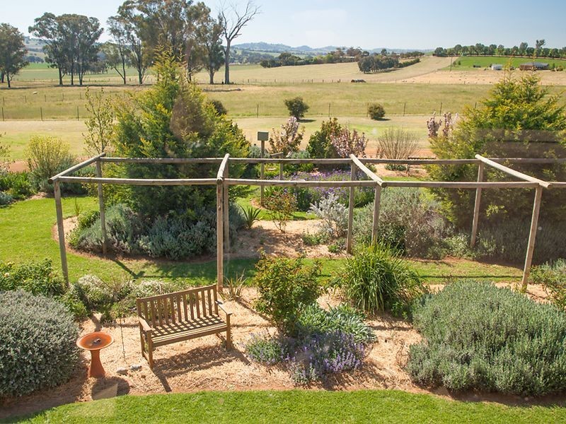 27 Battalion Drive, Cowra NSW 2794