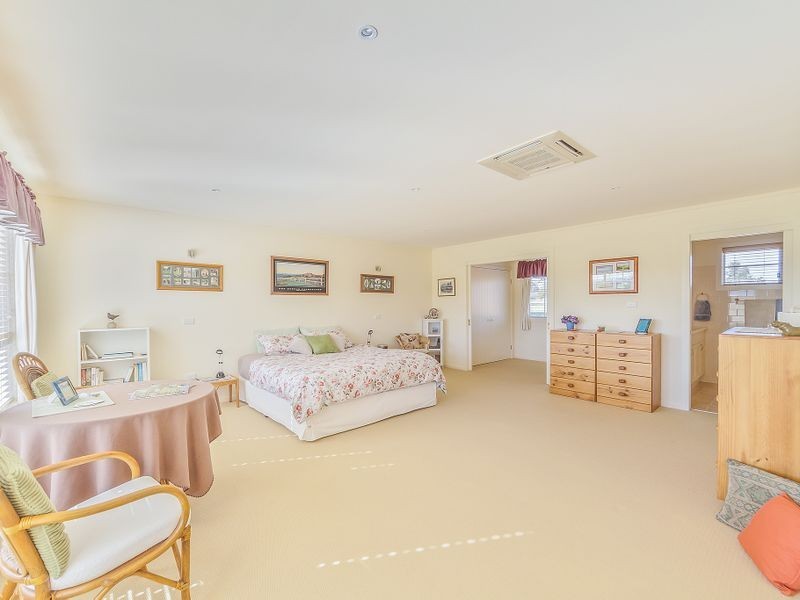 27 Battalion Drive, Cowra NSW 2794